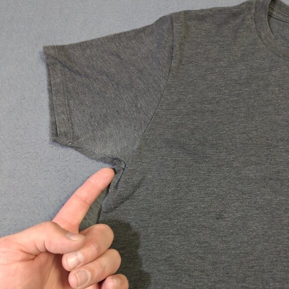 Ariat Shirt Men's S Gray American Flag Logo Short Sleeve Crewneck Patriotic Tee - Picture 9 of 11